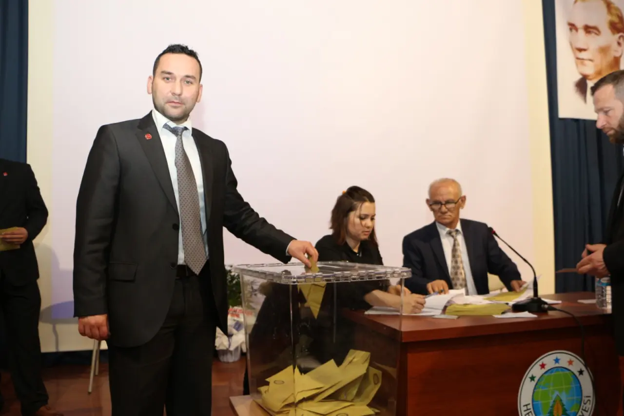 Haber: Yeniden Refah Partisinin Başkanı Özkür Oldu - Galeri-6