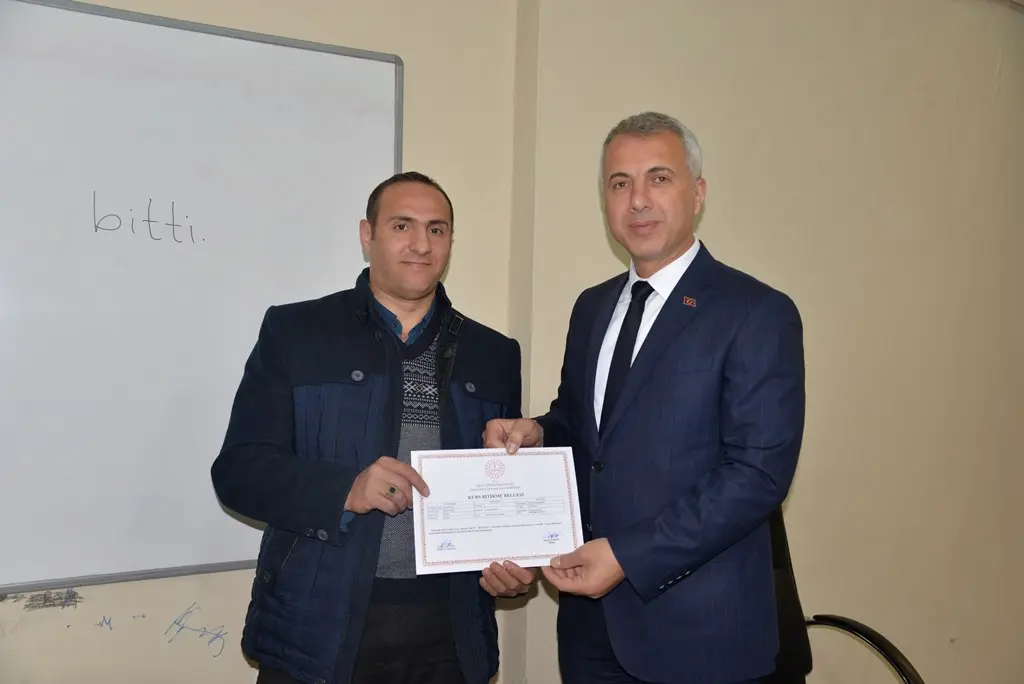Haber: Kursiyerler sertifikalarını aldı - Galeri-3