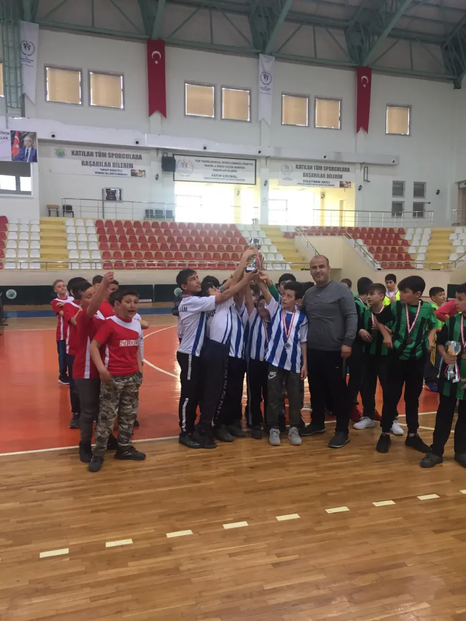 Haber: Yakan Top’u Fatih Ortaokulu kazandı - Galeri-2