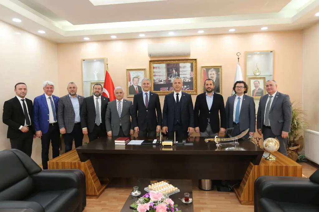 Haber: İş Adamlarından Babaoğlu’na Ziyaret - Öne Çıkan