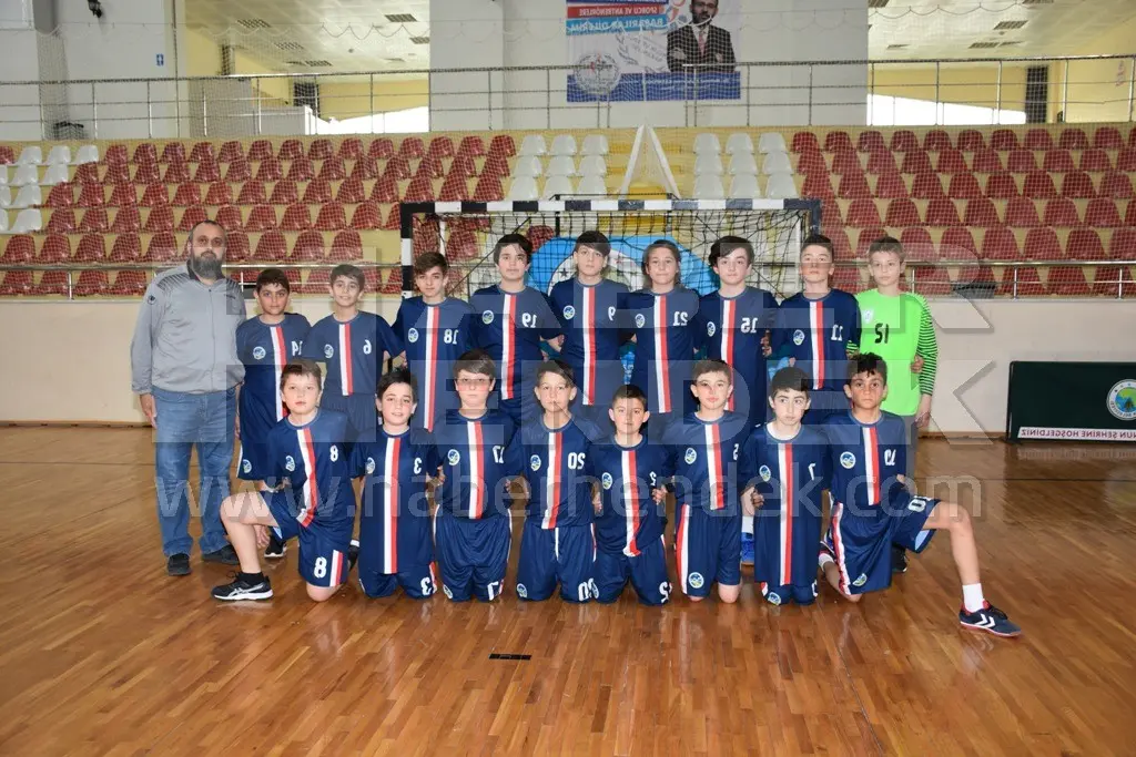 Haber: Minikler Hentbolda Büyükşehir İlk Maçtan Galip Ayrıldı - Galeri-1