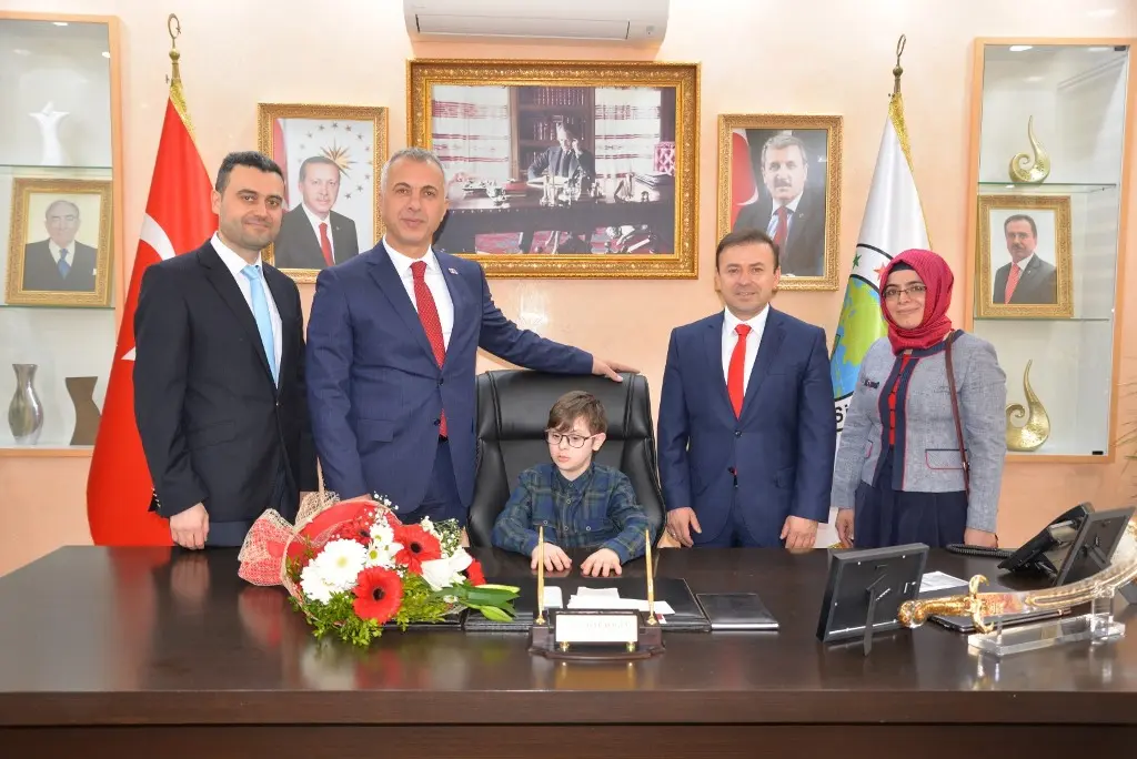 Haber: Hendek’e Çok Özel Başkan - Galeri-1