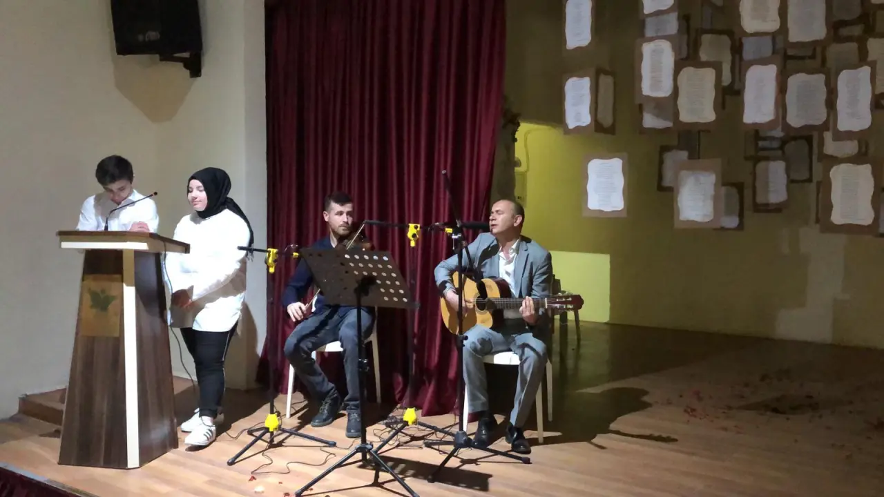 Haber: Hendek'te Şiir Dinletisi - Galeri-1