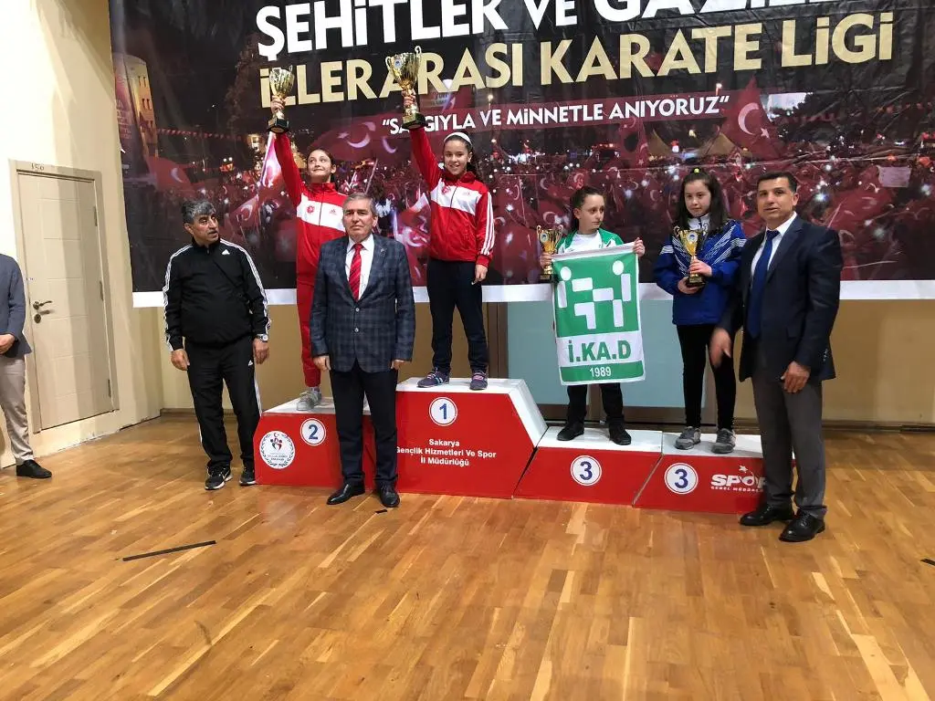 Haber: Hendek Karate Takımı Sezonun Şampiyonu - Galeri-4