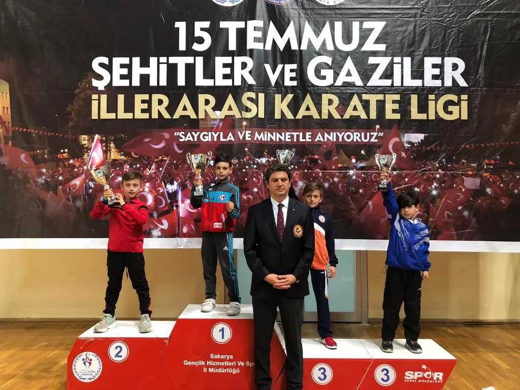 Haber: Hendek Karate Takımı Sezonun Şampiyonu - Galeri-1