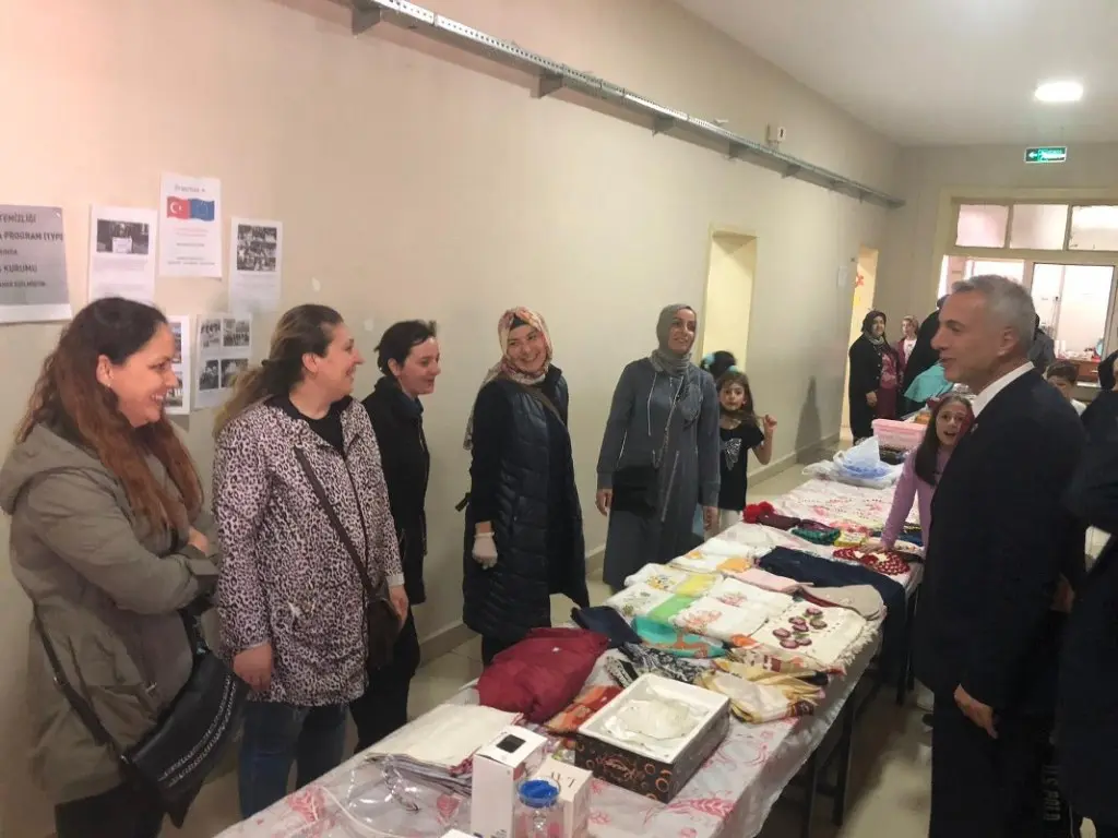 Haber: Hendek’te yılsonu sergileri açıldı - Galeri-4