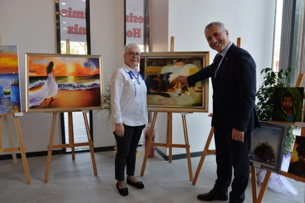 Haber: Renklerin Esintisi İlgi Gördü - Galeri-3