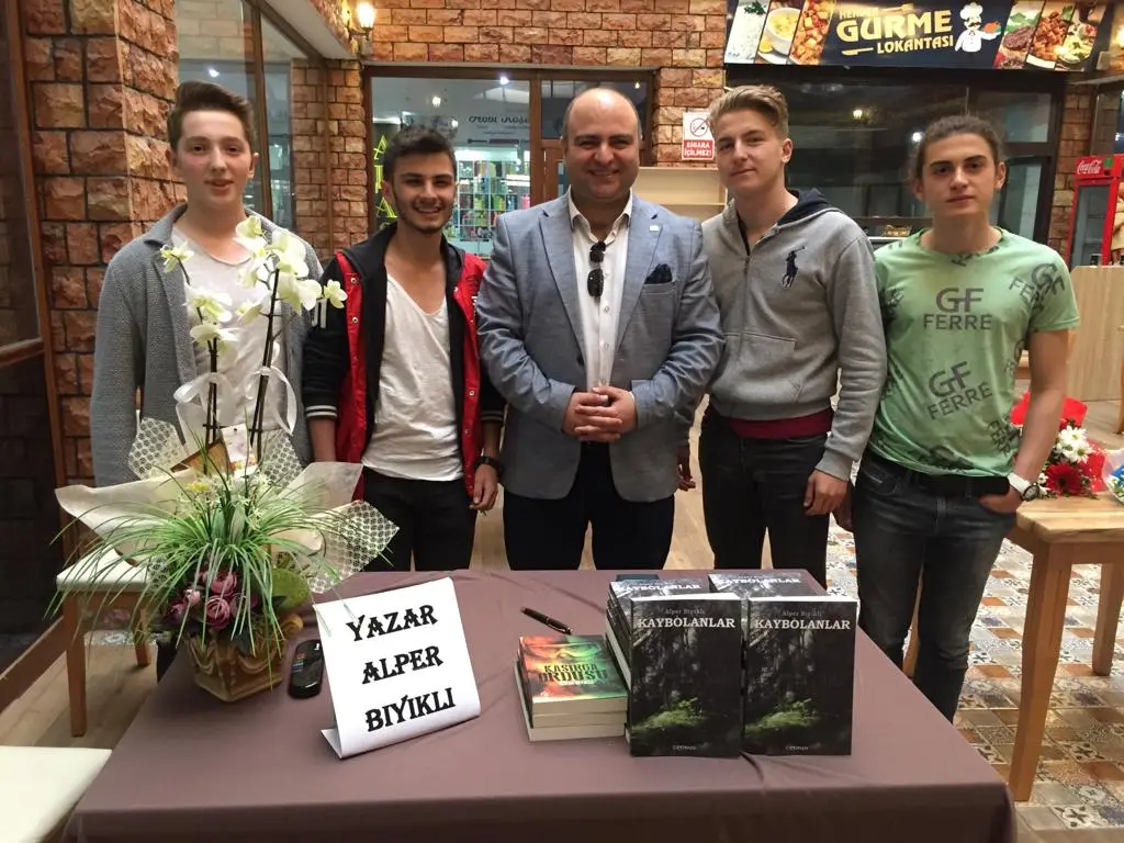 Haber: İmza Gününe Yoğun İlgi - Galeri-2