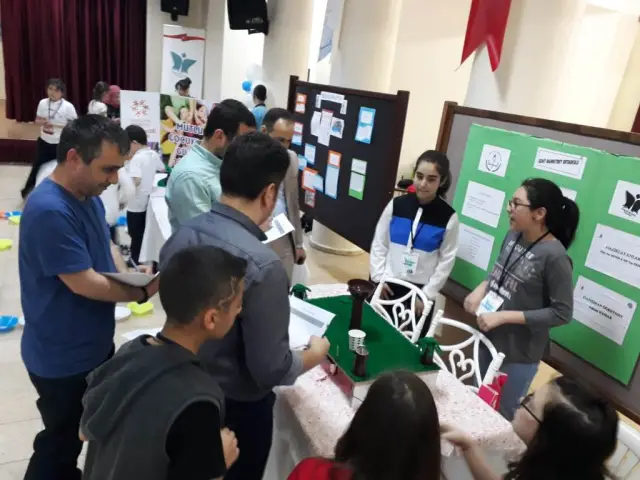 Robot Festivalinde Robotlar Kıyasıya Yarıştı