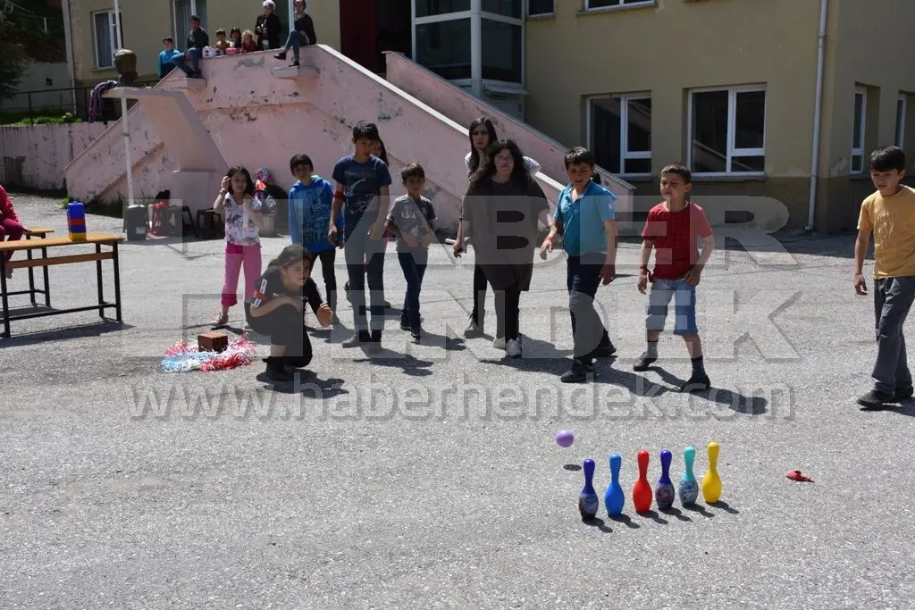 Haber: Zirvenin Öğrencileri Stres Attı - Galeri-2
