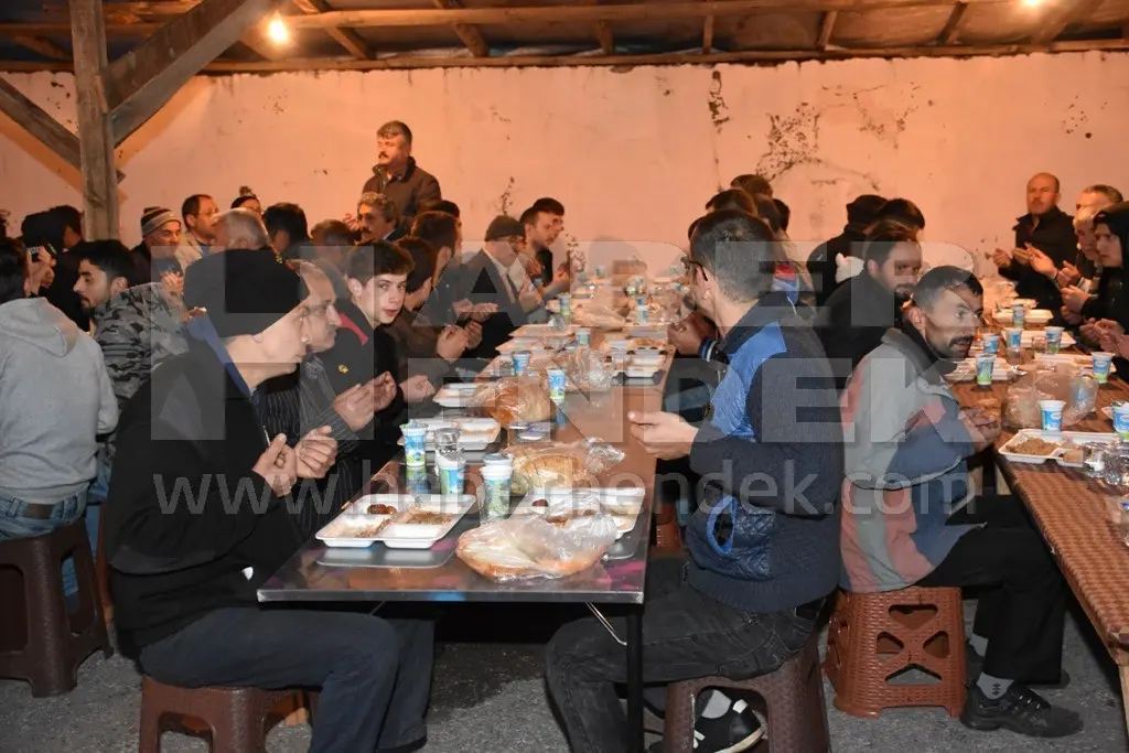 Haber:  Zirvede İftar Sofraları Kuruluyor - Galeri-2