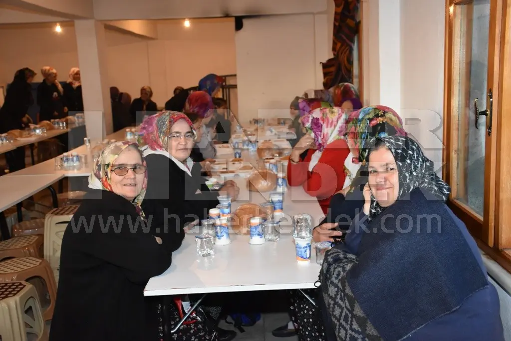 Haber:  Zirvede İftar Sofraları Kuruluyor - Galeri-1