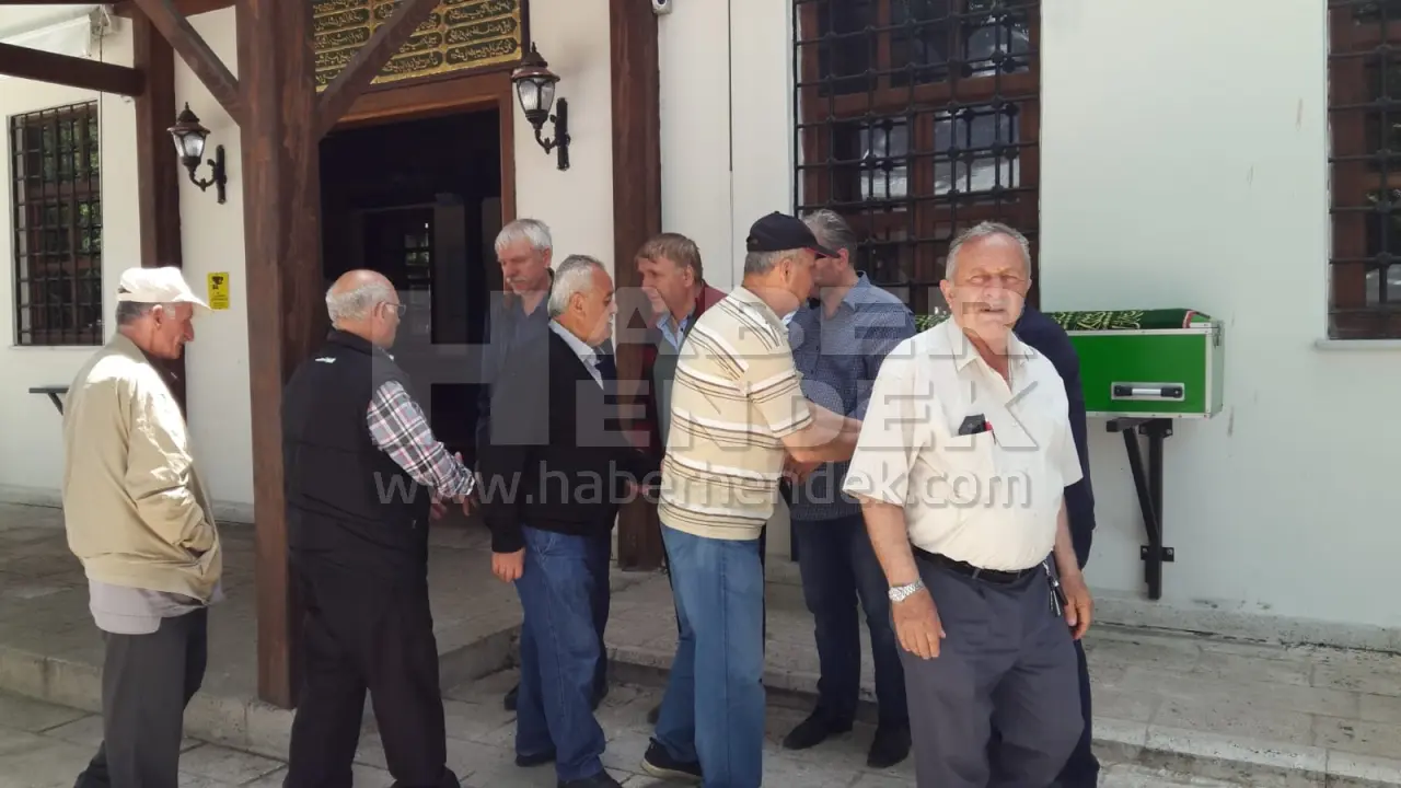 Haber: Gazeteciden Baba’ya Son Görev - Galeri-1