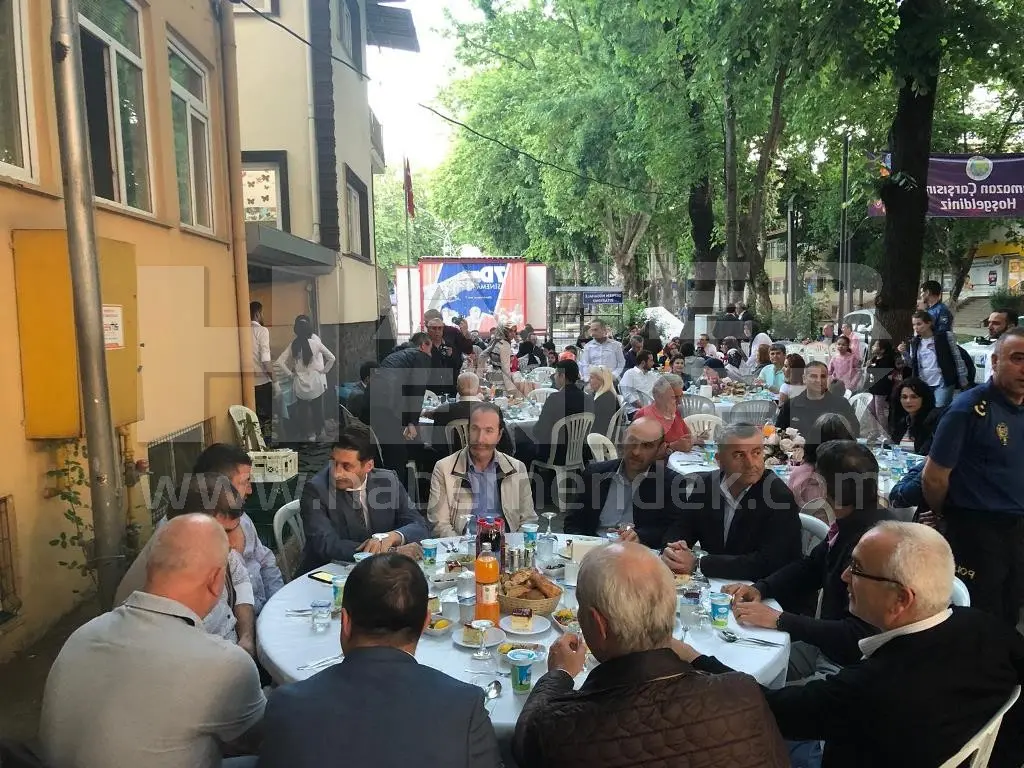Haber: İftar Sofrası Emniyet Bahçesinde Kuruldu - Galeri-6