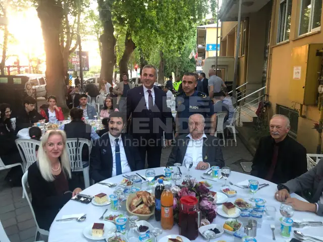 İftar Sofrası Emniyet Bahçesinde Kuruldu