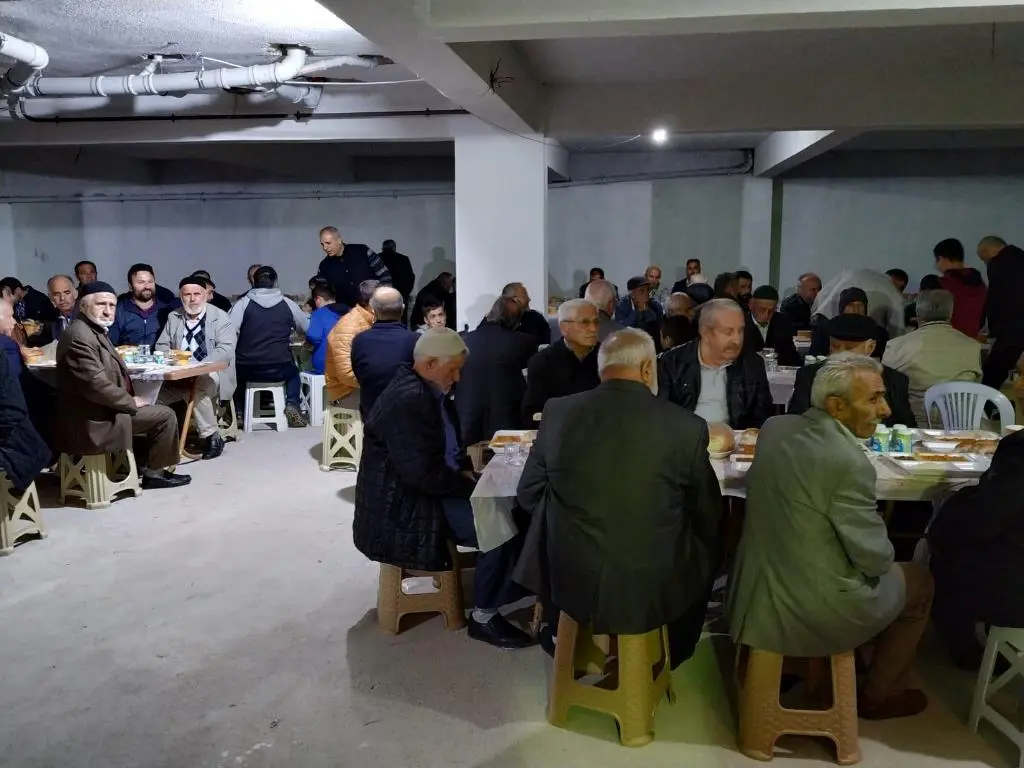 Haber: Geleneksel Çiftlik Mahallesi İftarı Yapıldı - Galeri-6