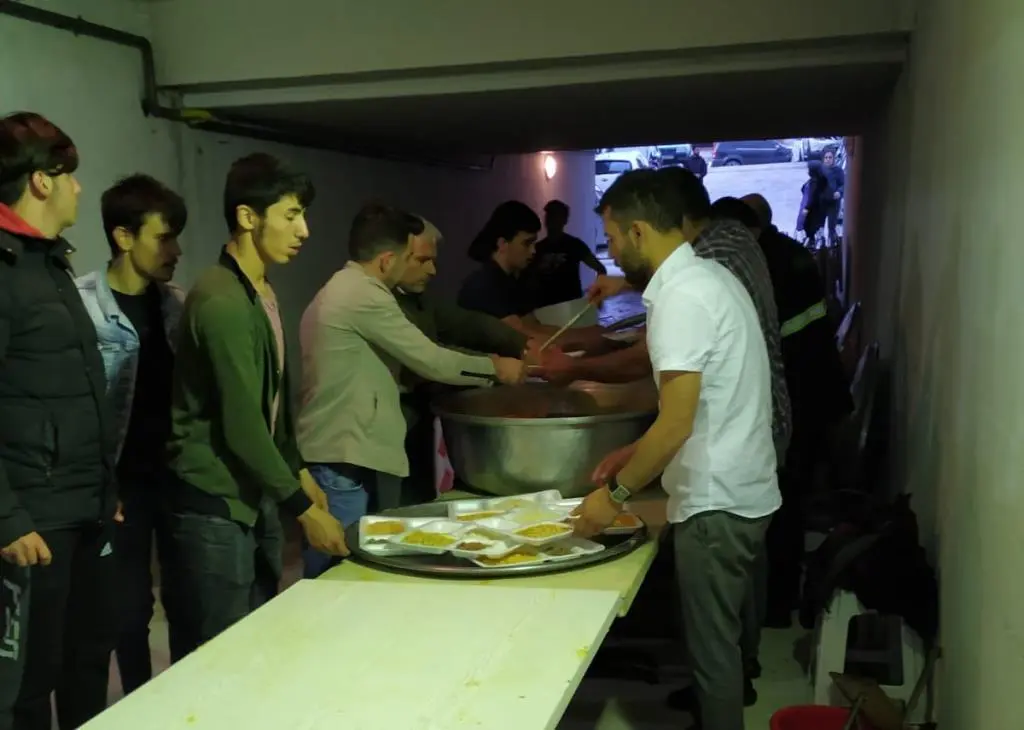 Haber: Geleneksel Çiftlik Mahallesi İftarı Yapıldı - Galeri-5