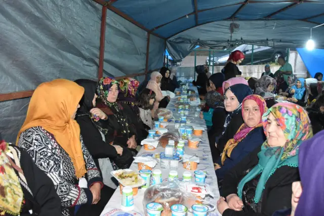 Yarıca Mahalle sakinleri iftarda buluştu
