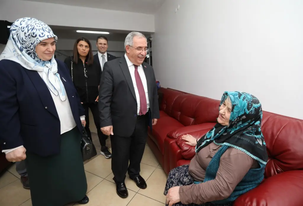 Haber: Vali'den Hendek Huzurevi Sakinleri İle İftar - Galeri-2