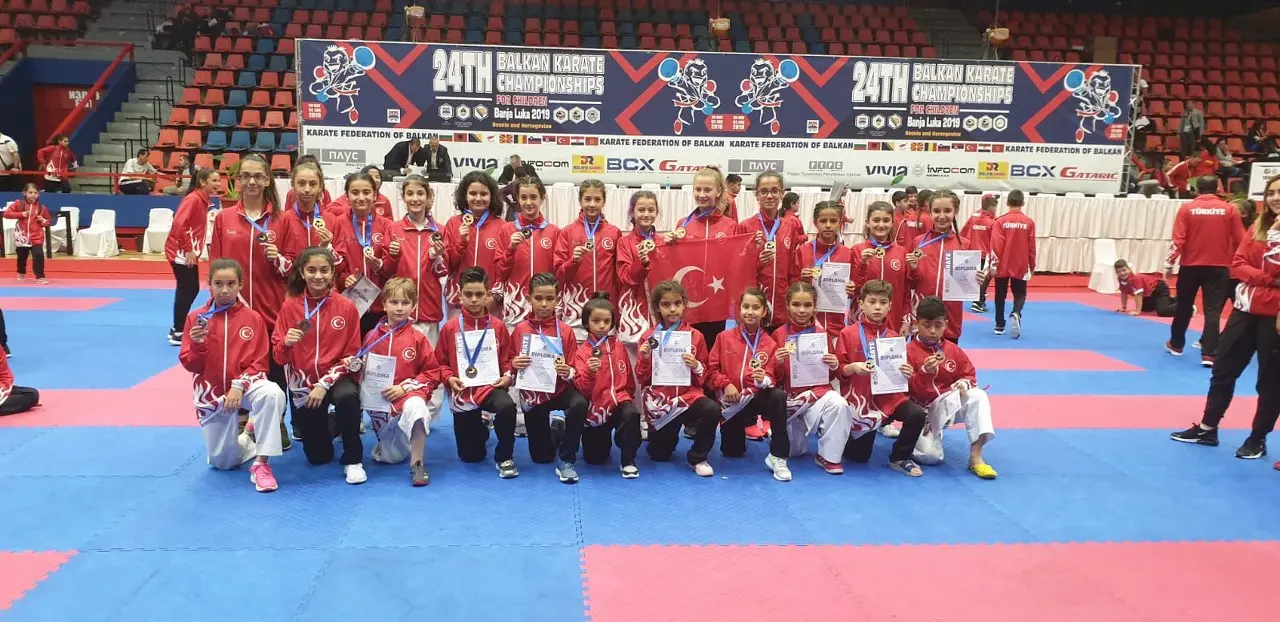 Haber: Hendek Karate fırtınası Balkanlarda Esti - Galeri-1