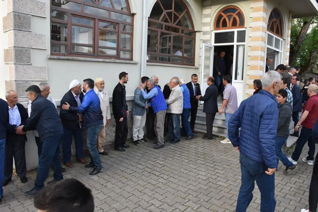 Haber: Zirvede 112 Yıllık Bayram Geleneği Devam Ediyor - Galeri-1