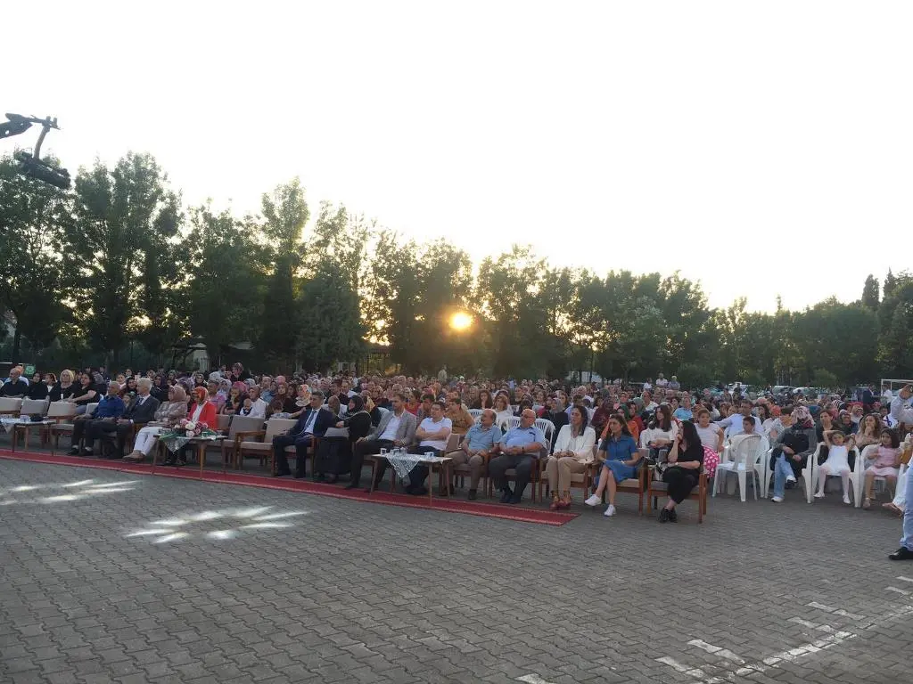 Haber: Şehit Mahmutbey Mezunlarını Uğurladı - Galeri-3