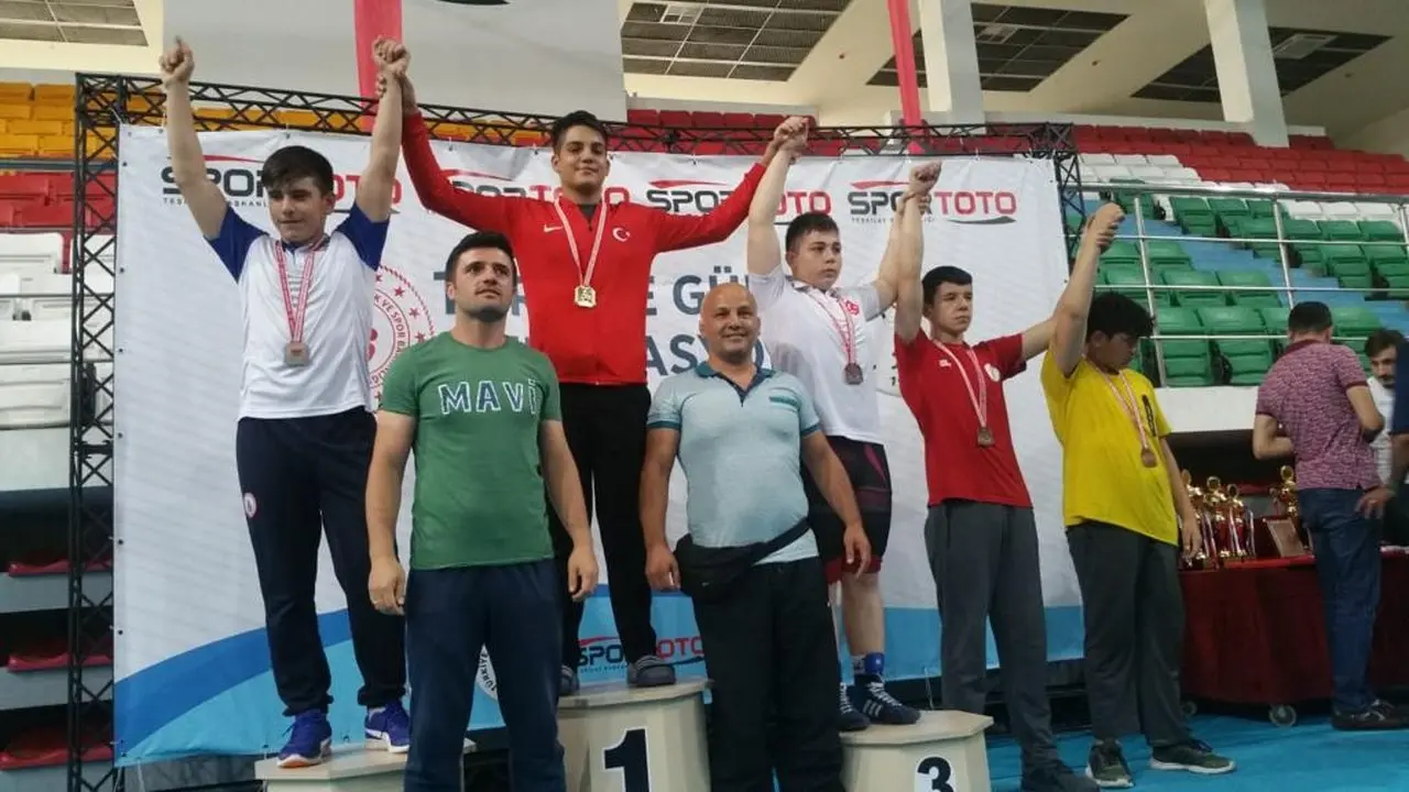 Haber: Hendek’li Karateciler Fırtına Gibi - Galeri-2