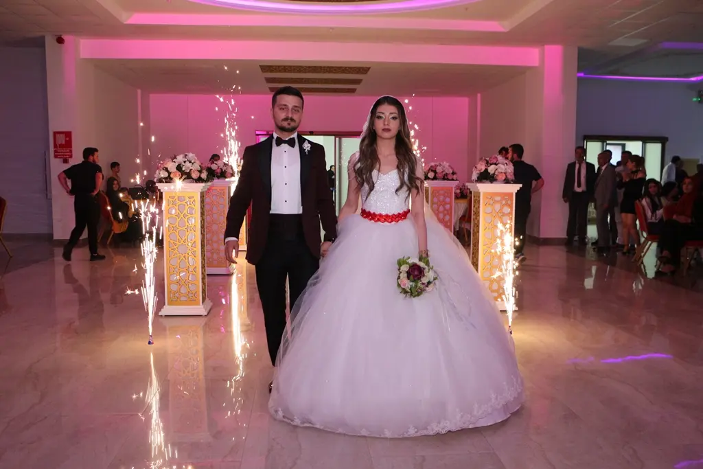 Haber: Türkcell'e Ömür Boyu Mutluluğa Bağlandılar - Öne Çıkan