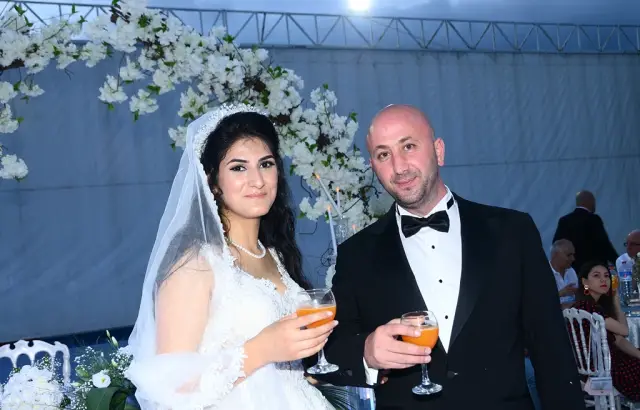 Onur ve Melek Mutluluğa Yelken Açtılar