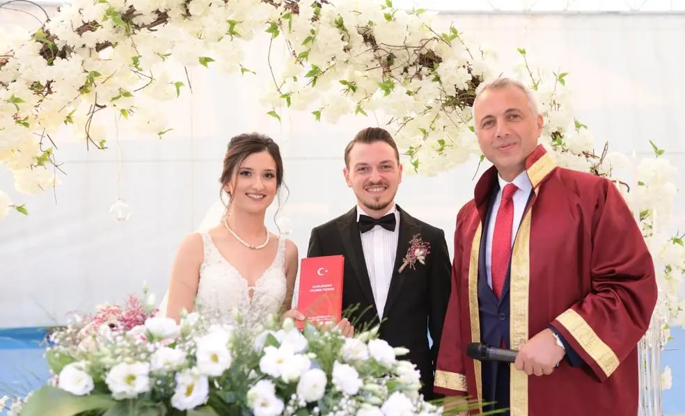 Haber: İrem ve Şahan Ömür boyu mutluluğa Evet dedi - Öne Çıkan