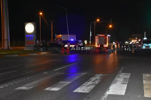 Haber: Hendek 2. OSB’de Kaza 4 Yaralı - Galeri-1