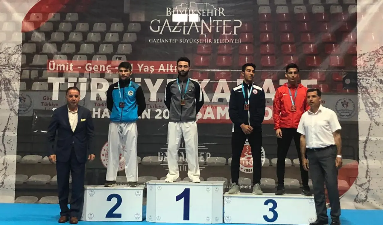 Haber: Karateciler Antep'ten madalyalarla döndü - Galeri-2