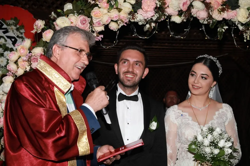 Haber: Siyaset Ve İş Dünyası Bu Nikahta Buluştu - Galeri-2