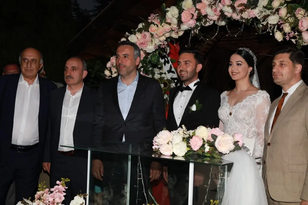 Haber: Siyaset Ve İş Dünyası Bu Nikahta Buluştu - Galeri-7