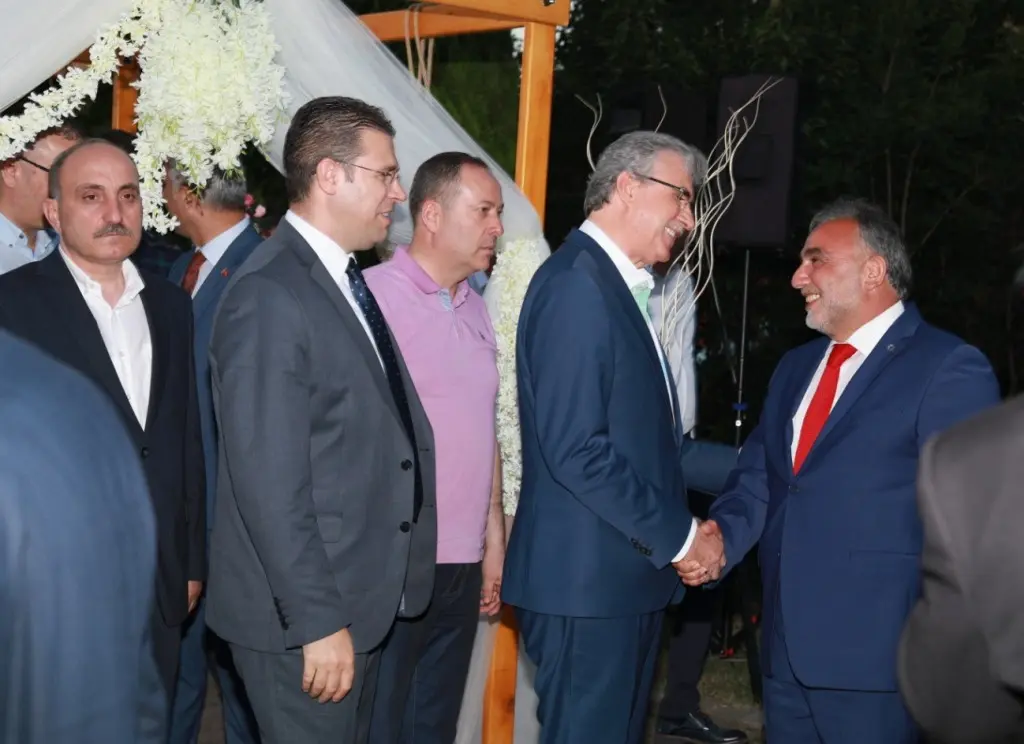 Haber: Siyaset Ve İş Dünyası Bu Nikahta Buluştu - Galeri-3