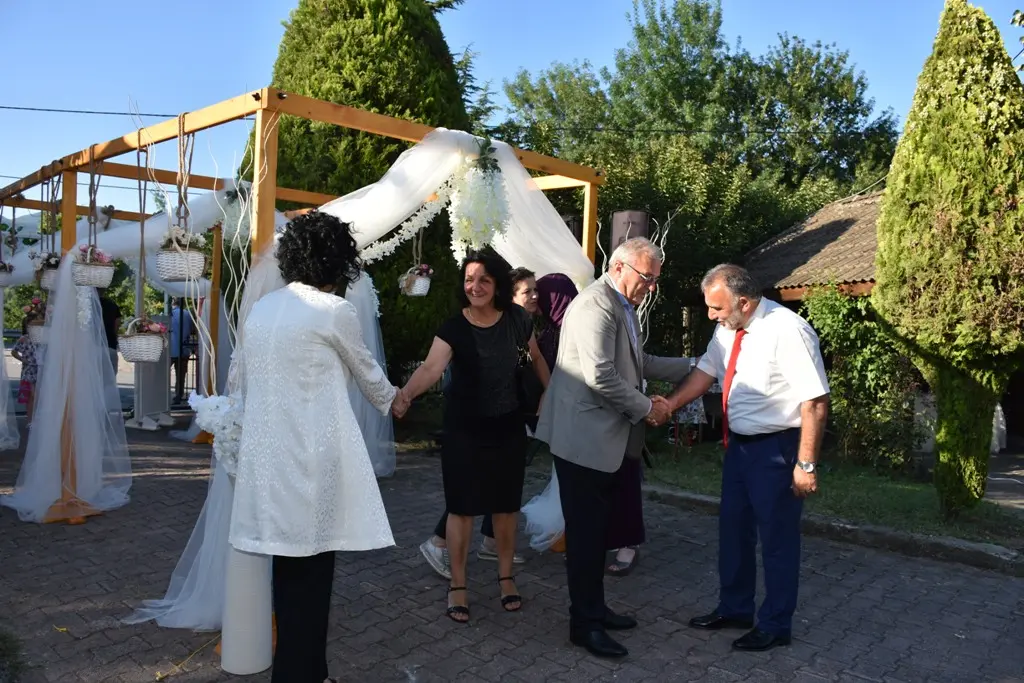 Haber: Siyaset Ve İş Dünyası Bu Nikahta Buluştu - Galeri-1