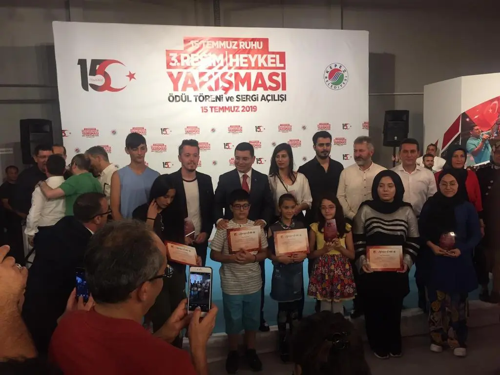 Haber: RESİMDE TÜRKİYE 1.Sİ HENDEK ANADOLU LİSESİNDEN    - Galeri-1