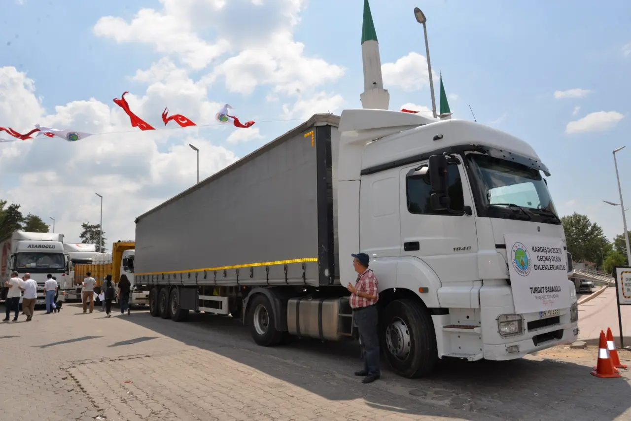 Haber: Yardım TIR’ları dualarla uğurlandı  - Galeri-2