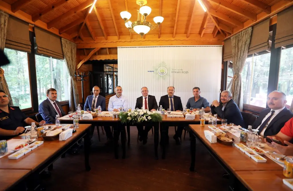 Haber: Şampiyon Karatecilere Moral Yemeği Verildi - Galeri-1