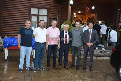 Haber: Maç Yorgunluğunu Yemekte Attılar - Galeri-2