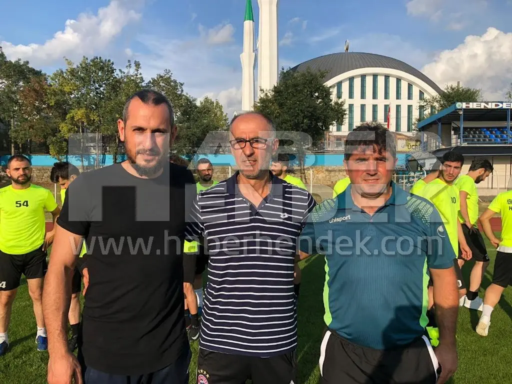 Haber: Hendek Yenimahallespor Top Başı Yaptı - Galeri-4