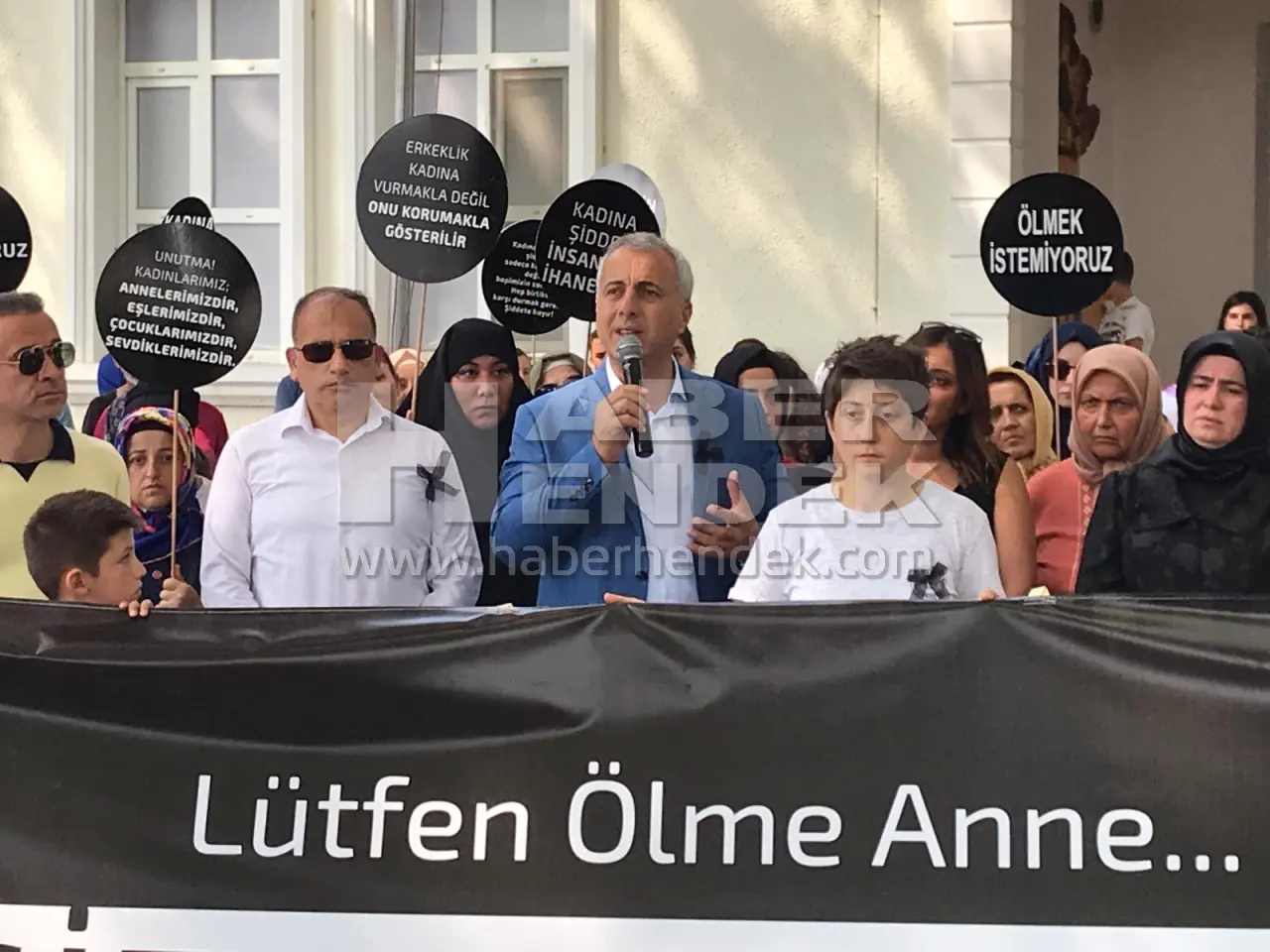 Haber: Hendek'te Sessiz Yürüyüş - Galeri-1