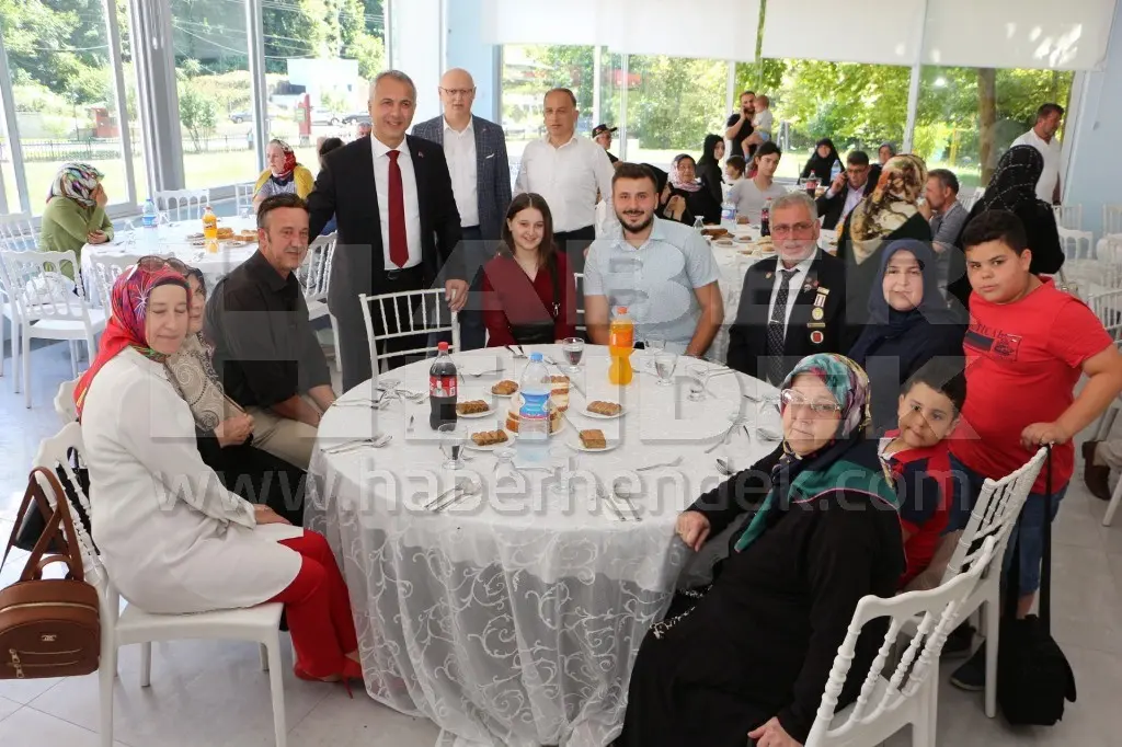 Haber: Şehit Aileleri ve Gaziler Onuruna Yemek - Galeri-4