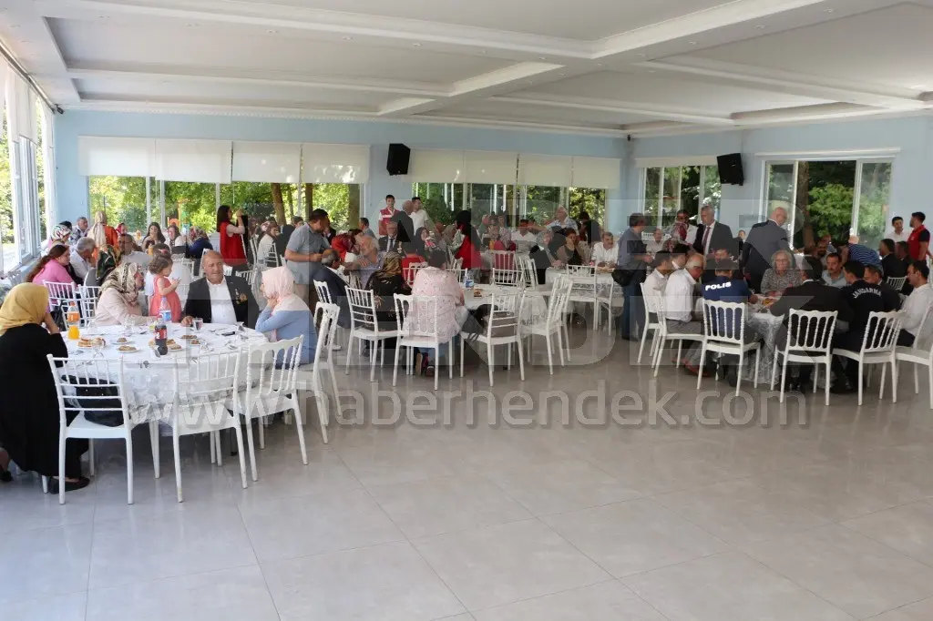 Haber: Şehit Aileleri ve Gaziler Onuruna Yemek - Galeri-5