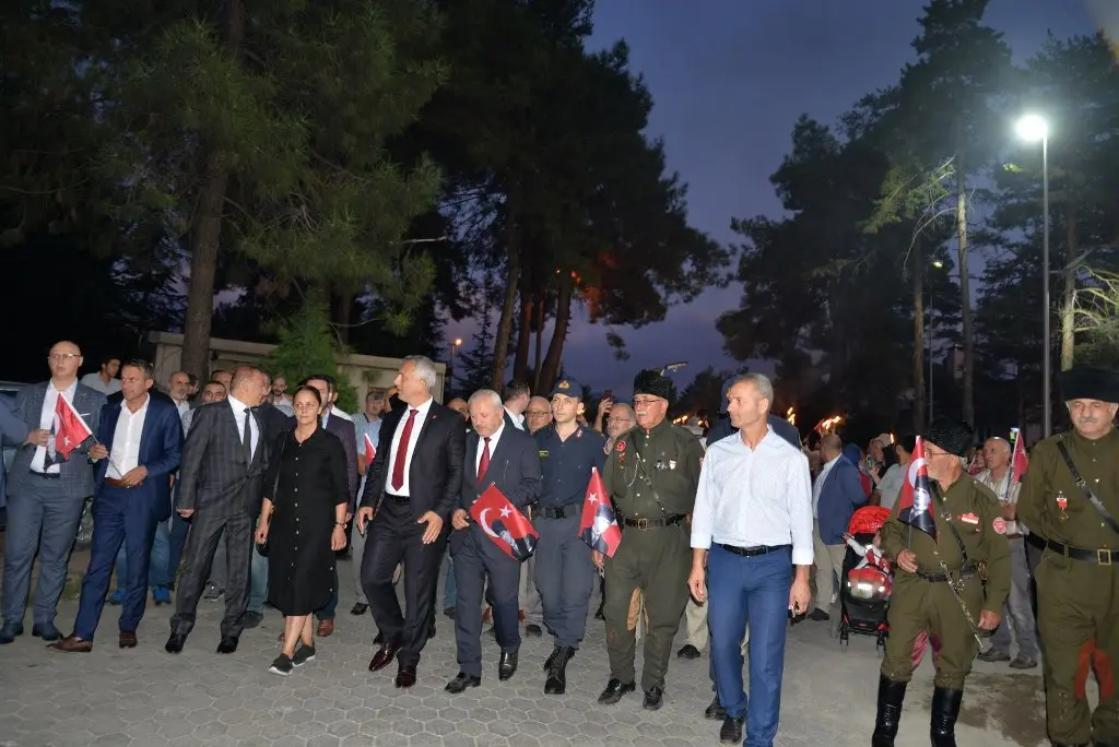 Haber: Hendek Zafer Coşkusunu Doyasıya Yaşadı - Galeri-3