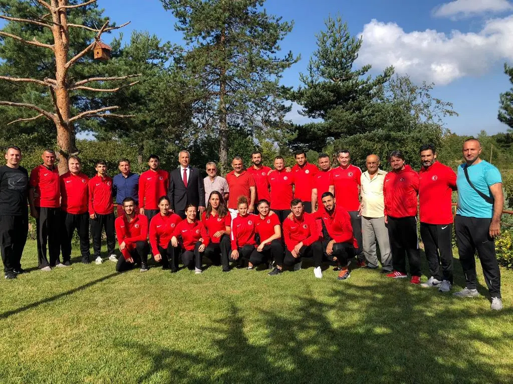 Haber: Babaoğlu ‘Milli sporcularımız başımızın tacıdır’ - Öne Çıkan