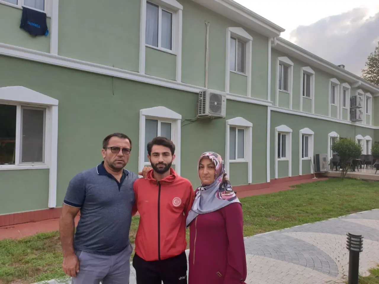Haber: Ailelerden Milli Kampta Olan Sporcularımıza moral ziyareti  - Galeri-5