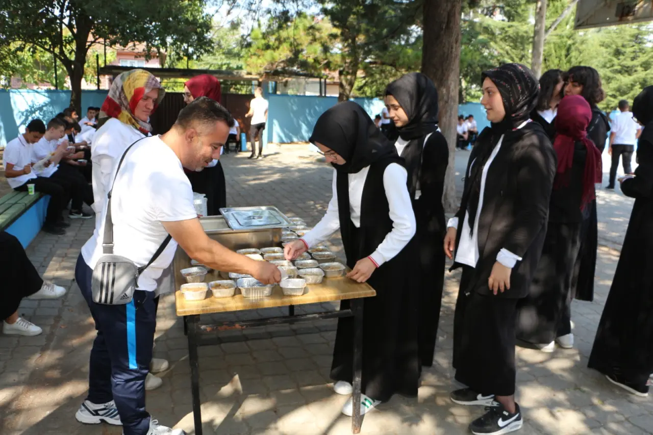 Haber: İmam Hatip Lisesinden Aşure Etkinliği - Galeri-1