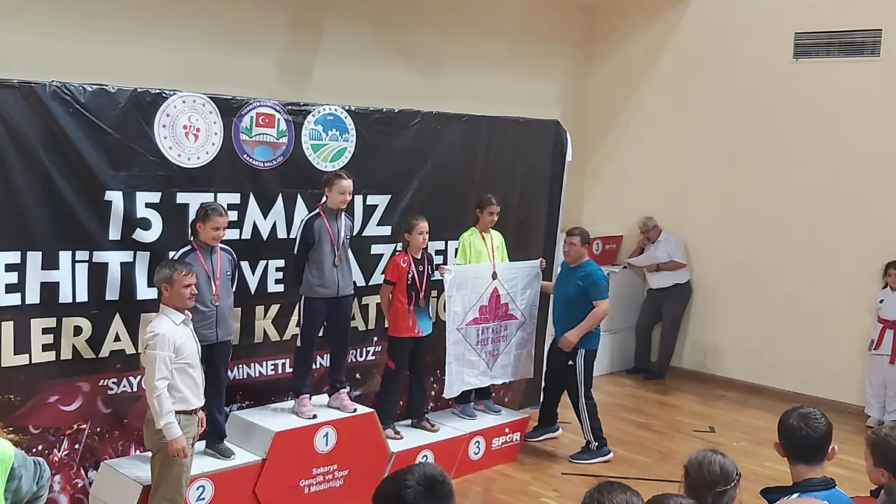 Haber: Hendek Belediyesi Karate Takımı Sezona İyi Başladı - Galeri-1