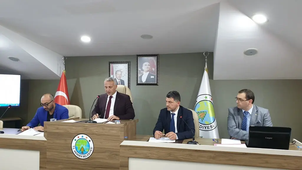 Haber: Hendek Belediye Meclisi 15 Maddeyi Karara Bağladı - Galeri-1